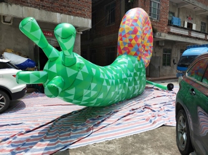 inflatable giant snail