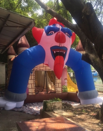 inflatable clown arch