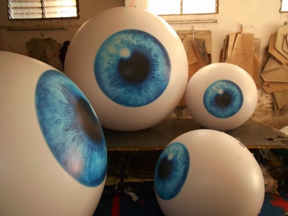 inflatable eyeball balloon