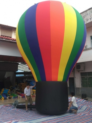 giant ground balloon