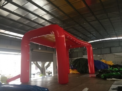 Inflatable mist tent