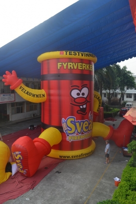 inflatable sitting giant bot...