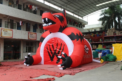 inflatable wolf baseball tun...