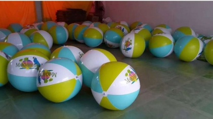 inflatable beach balloon
