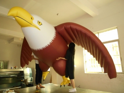 custom inflatable eagle adve...