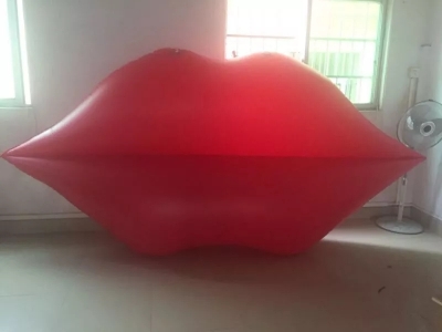 red inflatable lips balloon ...