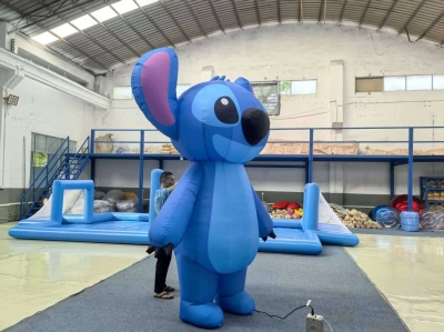 inflatable bear cartoon adve...