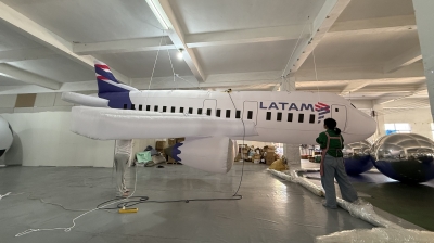 inflatable airplane decorati...